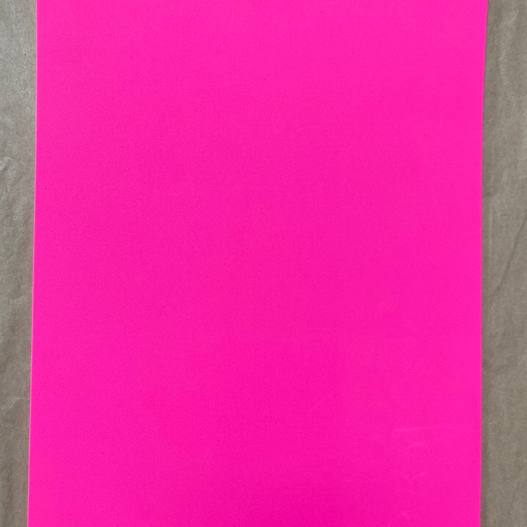 GOMA EVA FLUORESCENTE TAMAÑO 20x30cm FUCSIA